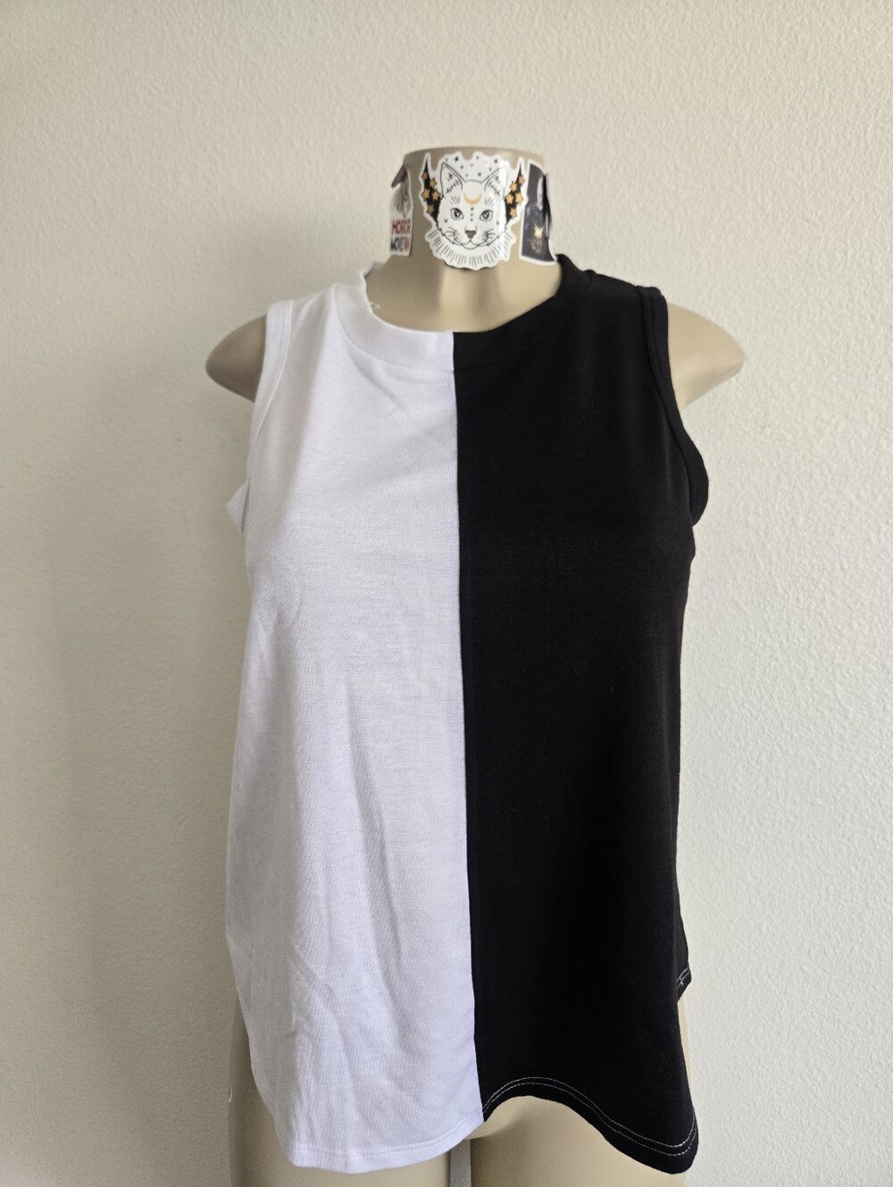 Black & White Vertical Split Tank